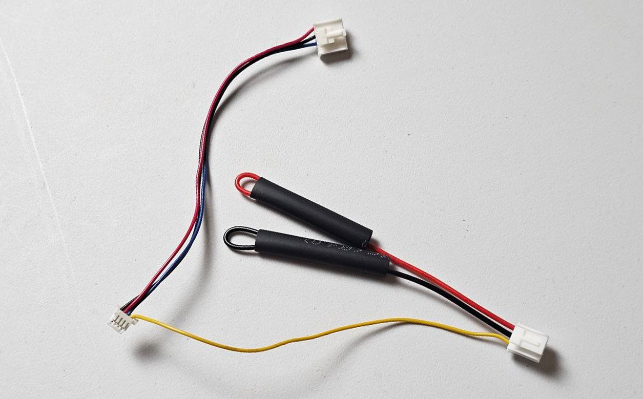 Modified I²C and Sensors AD cable pair after the SCL contact has been moved into the vacated AD cavity