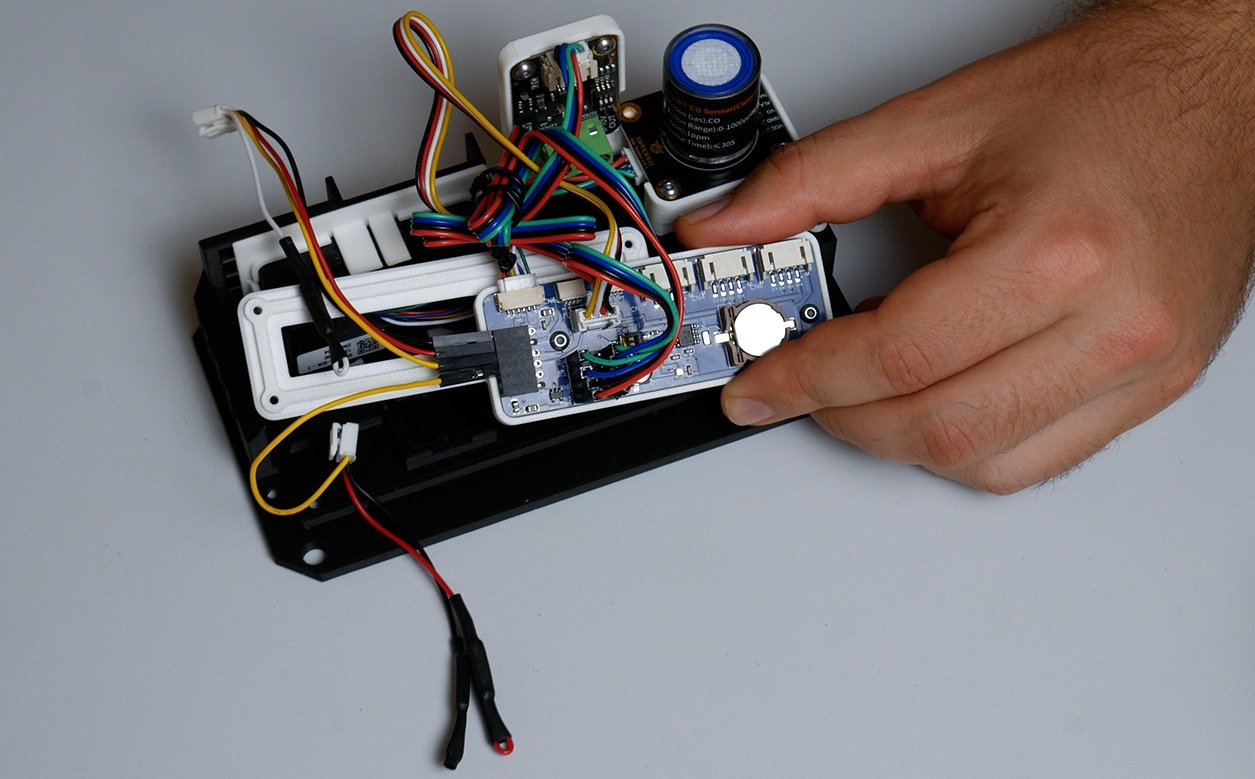 Prepared I²C and Sensors AD cables connected to the Aura PCB